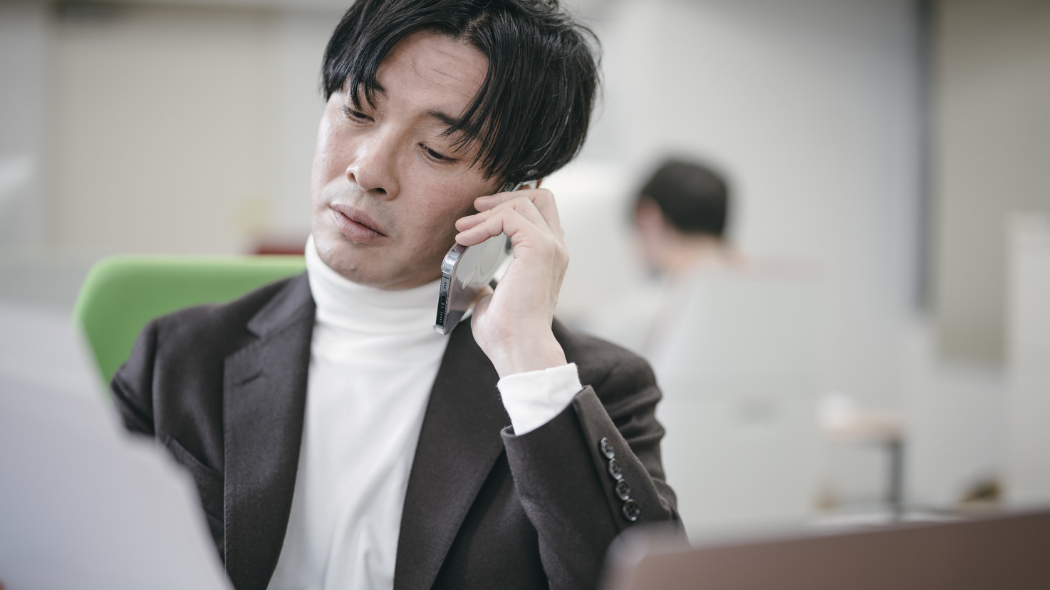 拠点間の書類確認などに
時間がかかりすぎる