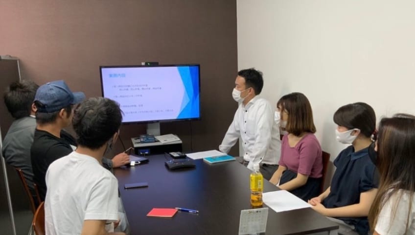 テレビ会議画面に資料を表示