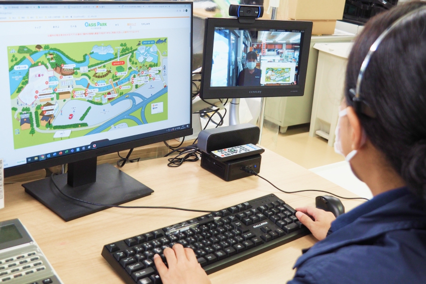 職員が画面越しにご案内します。
