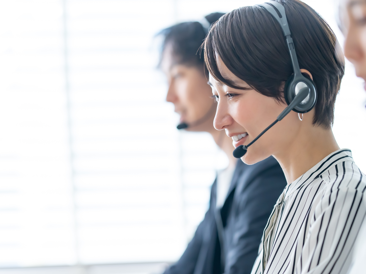 テレ窓の特長 4 国内スタッフによる 安心サポート体制、 導入も運用もしっかりサポート